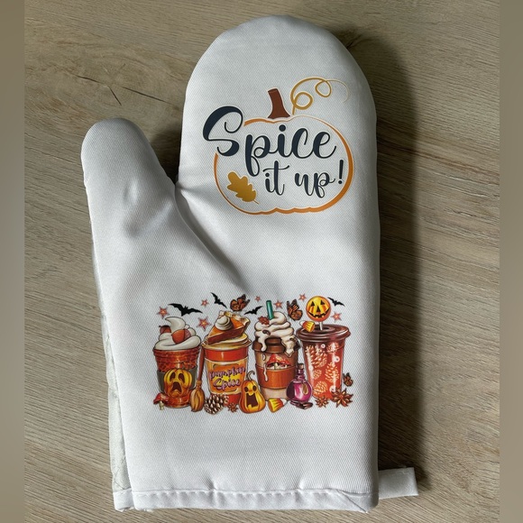 New Fall Halloween Gnome Oven Mitt & Pot Holder Set - Picture 2 of 4